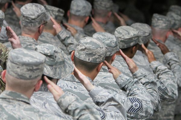 На авиабазе США в аэропорту Манас сменилось командование