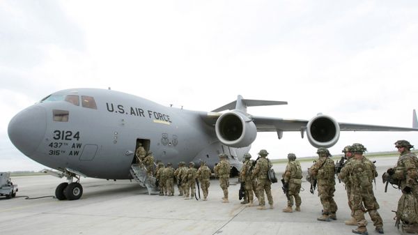 Центр транзитных перевозок ВВС США на базе Манас
