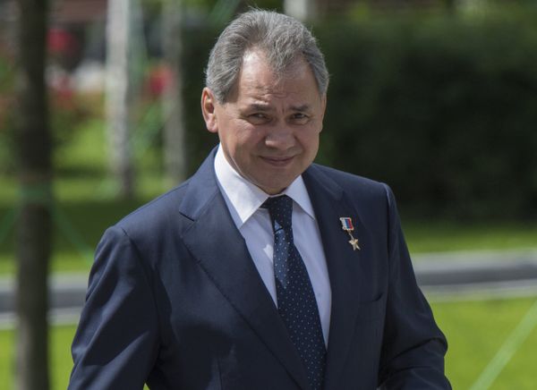 В.Путин и Д.Медведев возложили цветы к могиле неизвестного солдата у Кремлевской стены