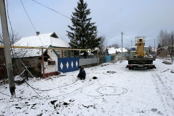 Последствия обстрела Донецка украинскими силовиками Последствия обстрела Донецка украинскими силовиками