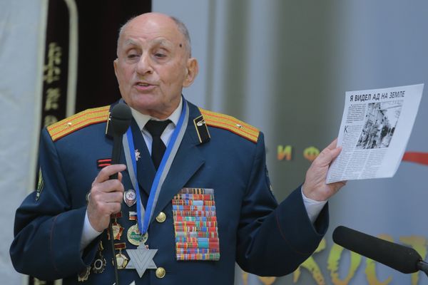 Пресс-конференция бывшей узницы Освенцима А.Гарбузовой и ветерана ВОВ Л.Бранда Пресс-конференция бывшей узницы Освенцима А.Гарбузовой и ветерана ВОВ Л.Бранда