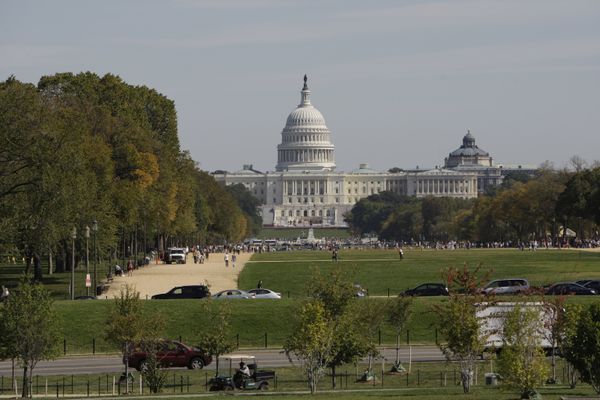 Капитолий, здание в Вашингтоне, где заседает конгресс США