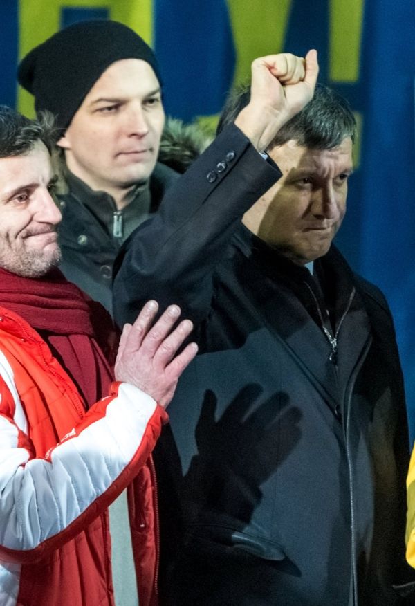 Кандидаты в новое правительство представлены в ходе Народного вече на Майдане Независимости
