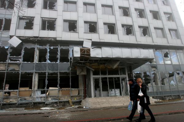 Последствия артиллерийского обстрела Донецка Последствия артиллерийского обстрела Донецка