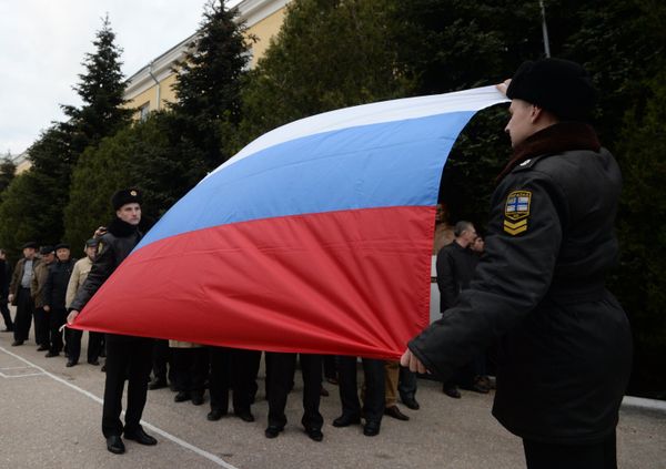 Церемония поднятия российского флага в академии ВМС им. Нахимова в Севастополе Церемония поднятия российского флага в академии ВМС им. Нахимова в Севастополе
