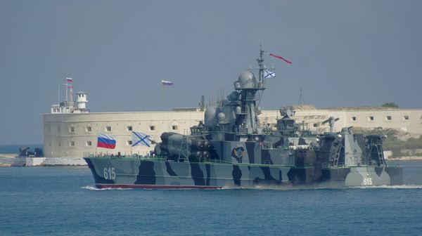 Репетиция парада ко Дню ВМФ в Севастополе Репетиция парада ко Дню ВМФ в Севастополе