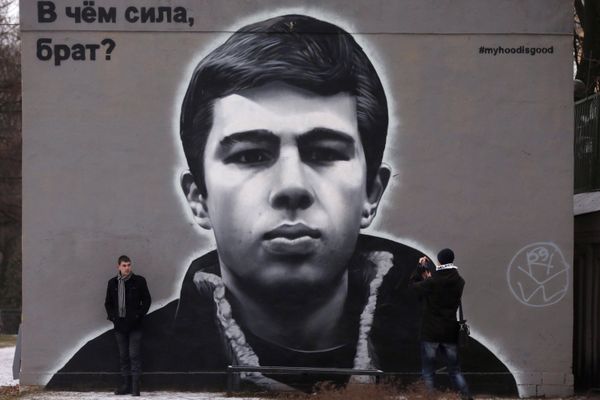 Живопись на стенах домов в Санкт-Петербурге Живопись на стенах домов в Санкт-Петербурге