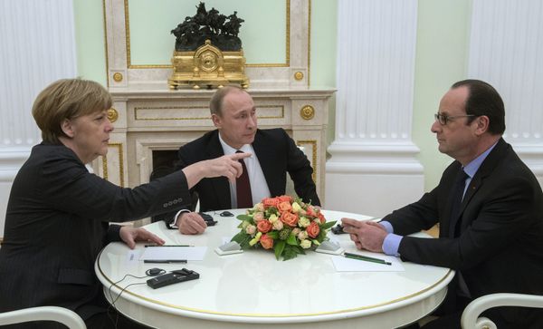 Президент России В.Путин провел рабочую встречу с канцлером ФРГ А.Меркель и президентом Франции Ф.Олландом Президент России В.Путин провел рабочую встречу с канцлером ФРГ А.Меркель и президентом Франции Ф.Олландом