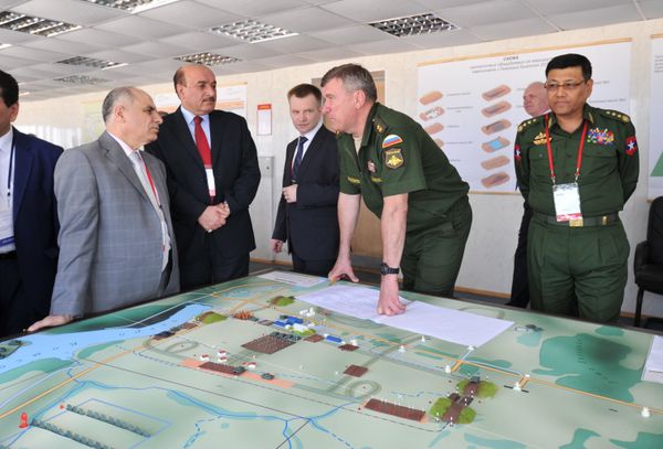 Показ дисциплин танкового биатлона в рамках 3-й конференции по международной безопасности