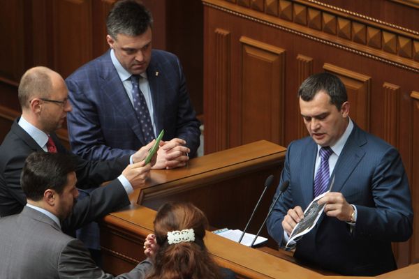 Глава МВД Украины обещал наказать виновных в беспорядках в Киеве Глава МВД Украины обещал наказать виновных в беспорядках в Киеве