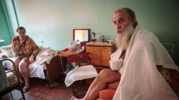 Ополченцы ДНР в госпитале Горловки