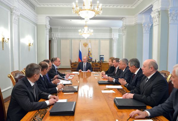 Президент РФ В.Путин провел совещание с постоянными членами Совета Безопасности РФ