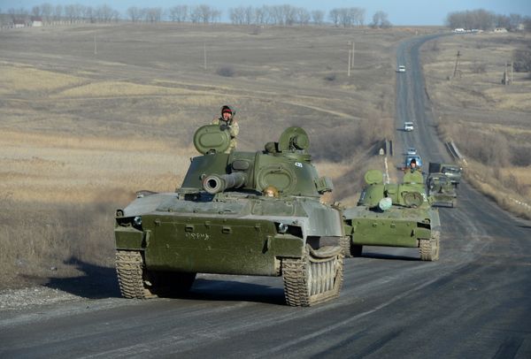 Отвод колонны тяжелой военной техники ДНР из Донецкой области Отвод колонны тяжелой военной техники ДНР из Донецкой области