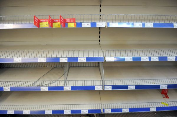 Ажиотаж в продуктовых магазинах Львова