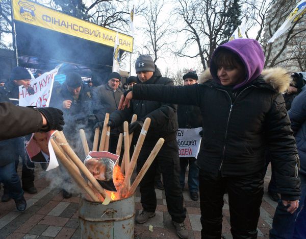Акции протеста у здания Верховной рады Украины Акции протеста у здания Верховной рады Украины