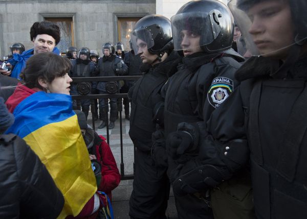 Пикет сторонников евроинтеграции Украины у здания Верховной Рады в Киеве