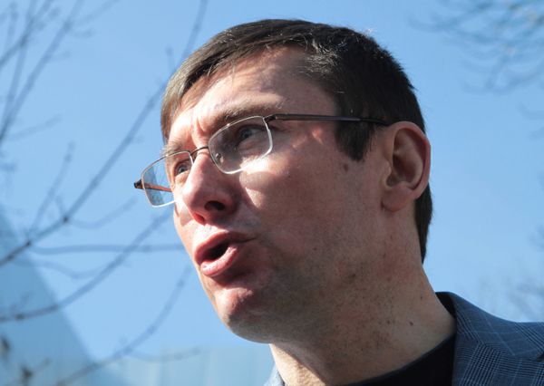 Юрий Луценко прошел обследование в одной из клиник Киева