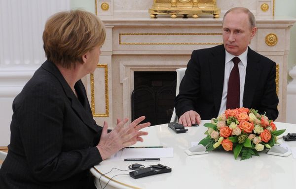Президент России В.Путин провел рабочую встречу с канцлером ФРГ А.Меркель и президентом Франции Ф.Олландом Президент России В.Путин провел рабочую встречу с канцлером ФРГ А.Меркель и президентом Франции Ф.Олландом
