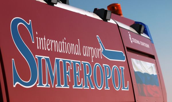Смотр специальной техники в аэропорту Симферополя