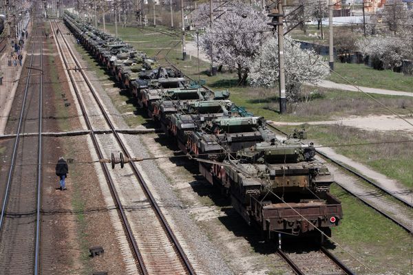 Отправка украинской военной техники из Крыма на Украину Отправка украинской военной техники из Крыма на Украину