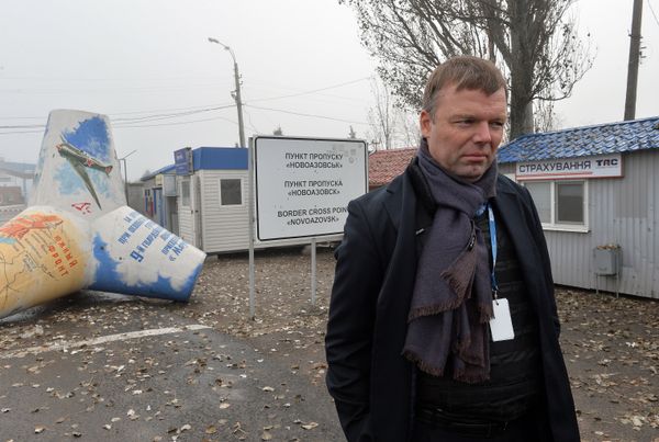 Наблюдатели ОБСЕ осматривают КПП Новоазовск