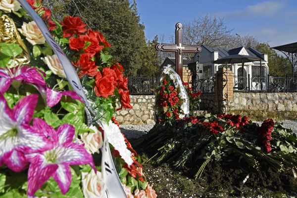 Предположительно могила сына Виктора Януковича на воинском кладбище в Севастополе