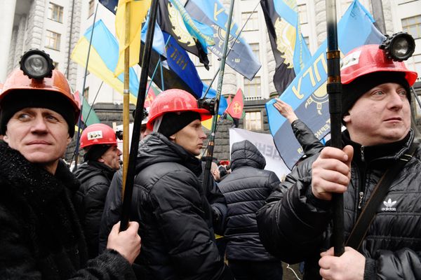 Акция протеста шахтеров у здания Верховной рады в Киеве