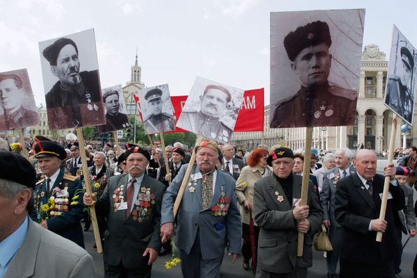 Торжественное шествие ветеранов Великой Отечественной войны Торжественное шествие ветеранов Великой Отечественной войны