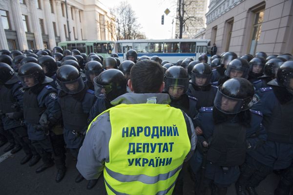 Пикет сторонников евроинтеграции Украины у здания Верховной Рады в Киеве