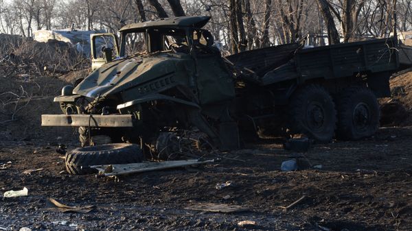 Разрушенный укрепрайон украинских силовиков на окраине города Дебальцево
