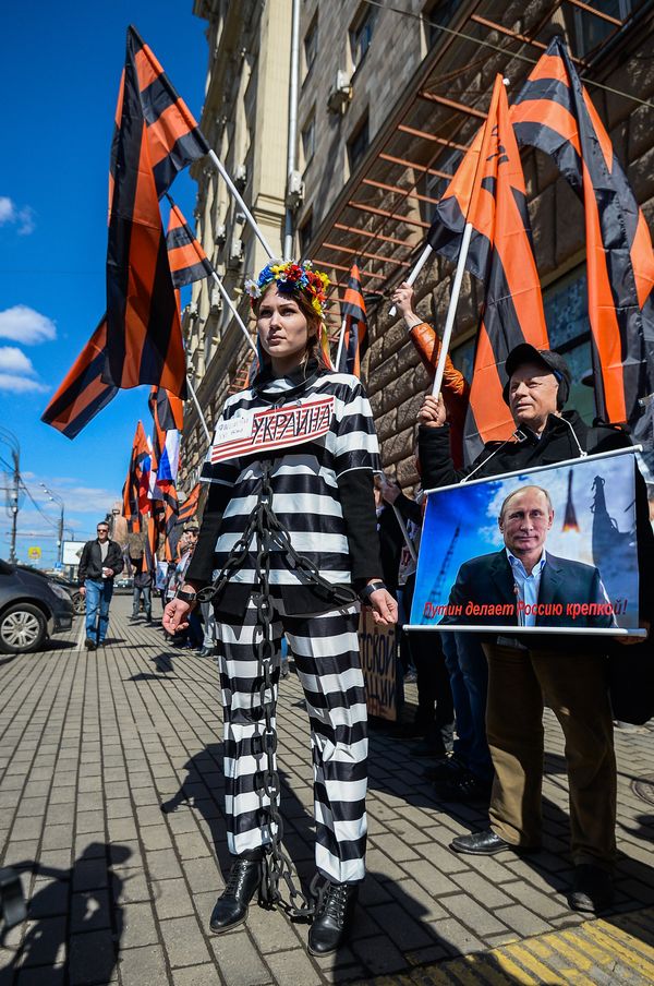 Митинг протеста против политики США на Украине