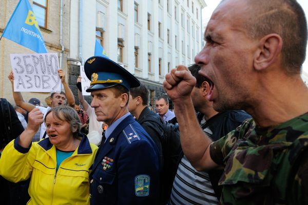 Митинг представителей добровольческих батальонов в Киеве Митинг представителей добровольческих батальонов в Киеве