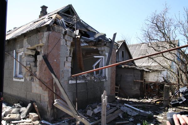 Представители ОБСЕ посетили поселок Спартак в Донецкой области Представители ОБСЕ посетили поселок Спартак в Донецкой области