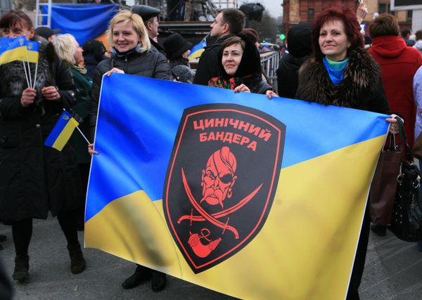 Митинг За единую Украину в Днепропетровске Митинг За единую Украину в Днепропетровске