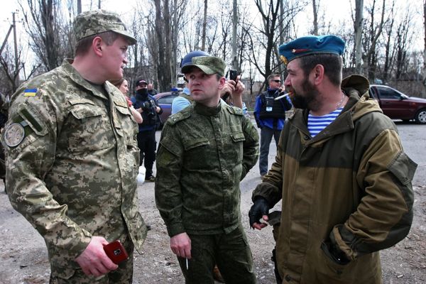 Представители ОБСЕ посетили район поселка Пески в Донецкой области