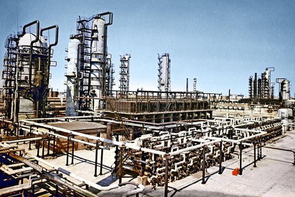 Омский нефтеперерабатывающий завод
