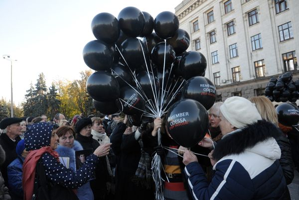 Траурные мероприятия у Дома профсоюзов в Одессе