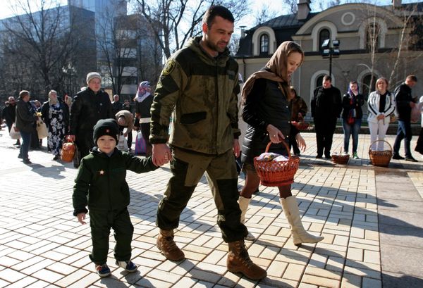 Празднование православной Пасхи в Донецке