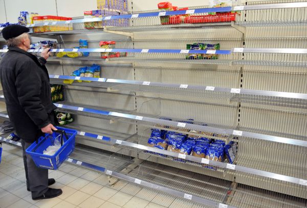 Ажиотаж в продуктовых магазинах Львова