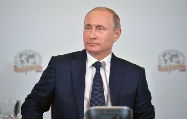 Рабочая поездка президента России В.Путина в Северо-Западный федеральный округ