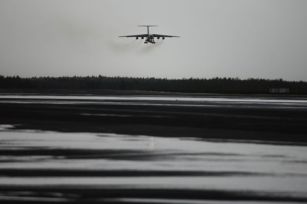 Самолеты МЧС РФ эвакуировали граждан России и других государств из Непала