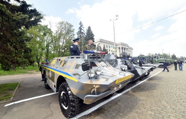 Смотр военной техники на Куликовом поле в Одессе Смотр военной техники на Куликовом поле в Одессе