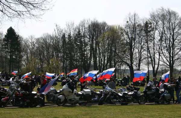 Калининградские байкеры почтили память советских воинов в Польше Калининградские байкеры почтили память советских воинов в Польше