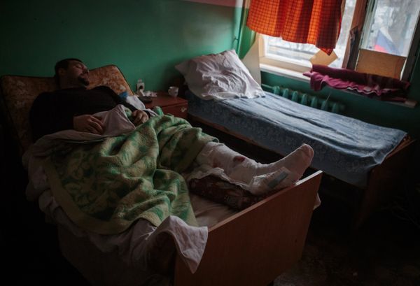 Ополченцы ДНР в госпитале Горловки Ополченцы ДНР в госпитале Горловки
