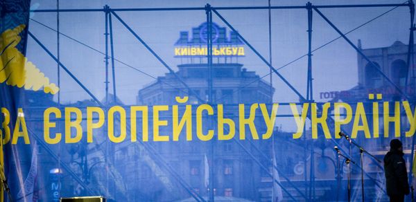 Акции сторонников евроинтеграции Украины на площади Независимости в Киеве Акции сторонников евроинтеграции Украины на площади Независимости в Киеве