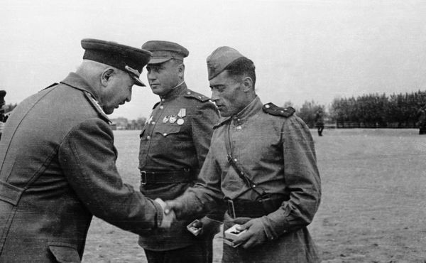 ВОВ БАГРАМЯН КЕНИГСБЕРГ НАГРАЖДЕНИЕ