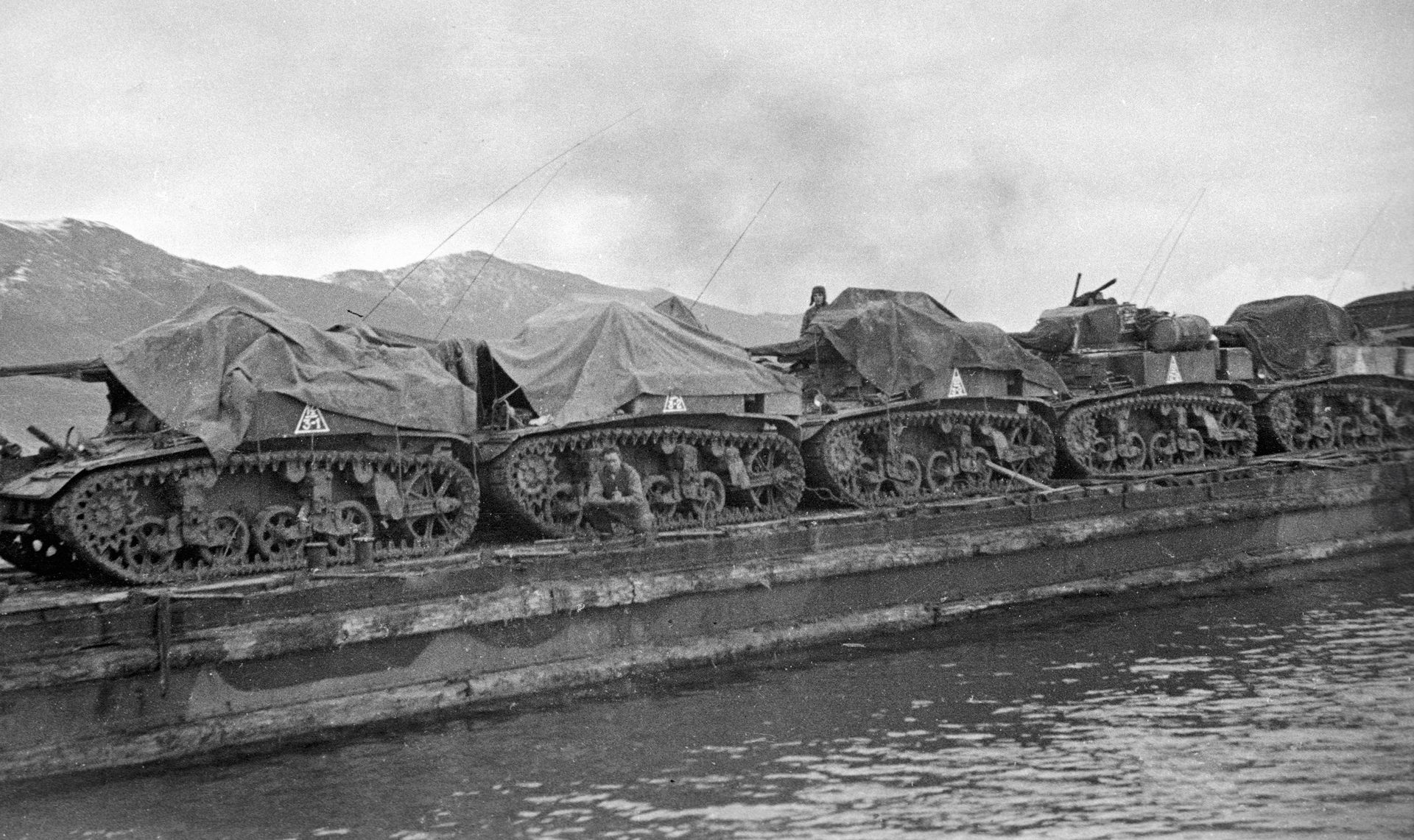 ВОВ ТАНК ДЕСАНТ - РИА Новости, 1920, 11.03.2025