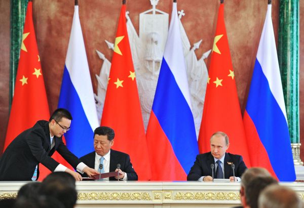 Подписание совместных документов и заявления В.В.Путина и Си Цзиньпина для прессы Подписание совместных документов и заявления В.В.Путина и Си Цзиньпина для прессы