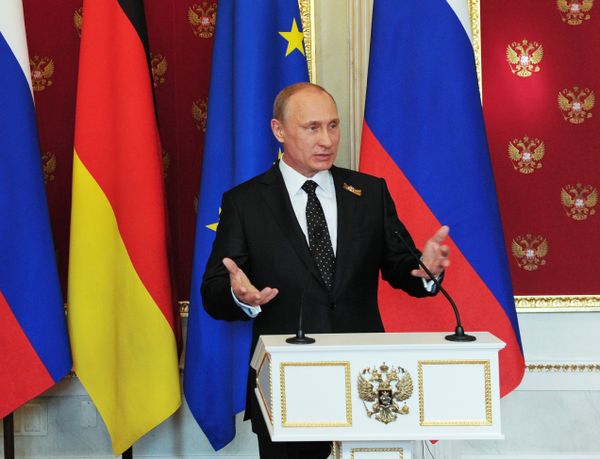 Совместная пресс-конференция президента РФ В.Путина и канцлера Германии А.Меркель Совместная пресс-конференция президента РФ В.Путина и канцлера Германии А.Меркель