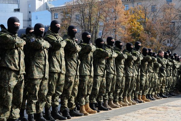 Отправка курсантов полка Азов в зону конфликта на юго-востоке Украины. Отправка курсантов полка Азов в зону конфликта на юго-востоке Украины.